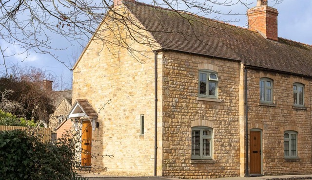 Crafty Cottage - sleeps 2 guests in 1 bedroom