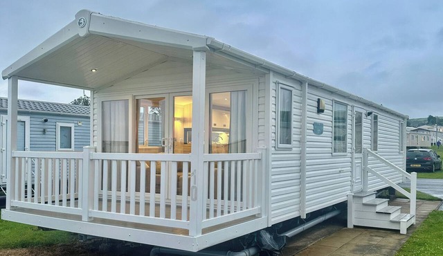 CRAIG TARA HOLIDAY PARK 101 BAY VIEW, pet friendly in Ayr
