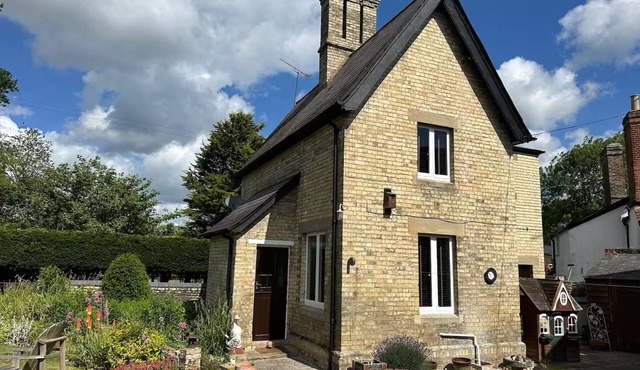 Crusader Cottage - Cosy 2 bed detached cottage in quiet village