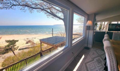 Crystal Beach Waterfront Cottage - Sunset Views