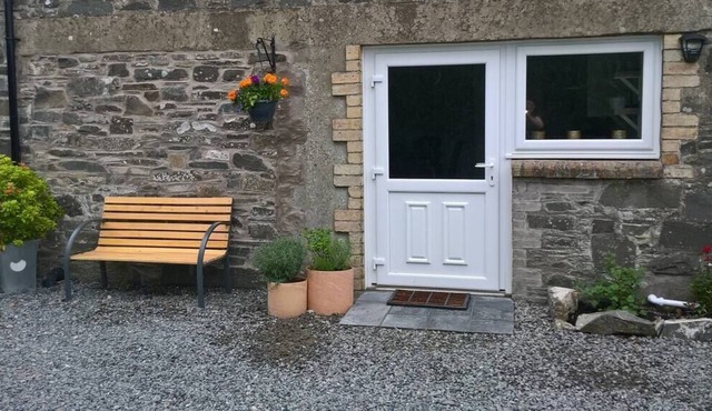 Dairy Cottage, cosy cottage with woodburner.