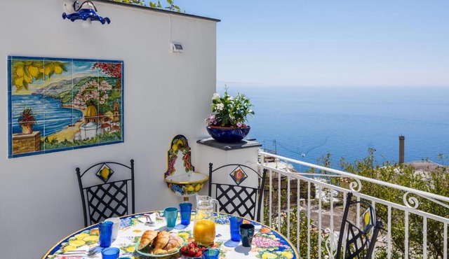 De Vivo Realty - Blue Waves Positano