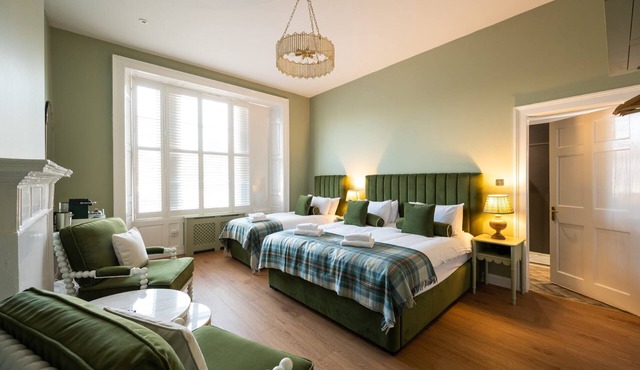 Deluxe Triple Room in City Centre - Room 7 (2nd floor)
