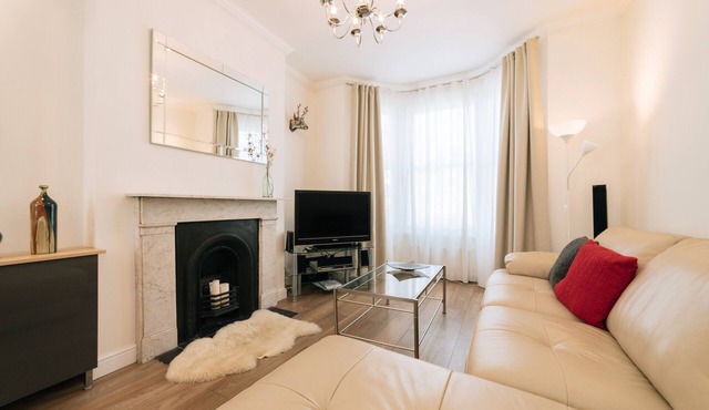 Designer 3 bedroom 3 bathroom home in Royal Greenwich, close to The O2