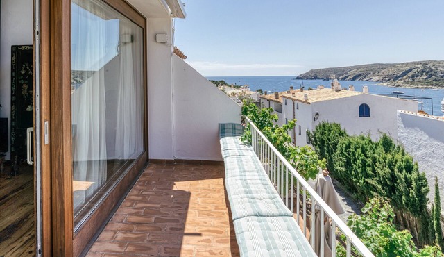 Designer House with Panoramic Views: Sea Views & Air Conditioning
