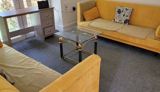 Detached Cottage Sleeps 8
