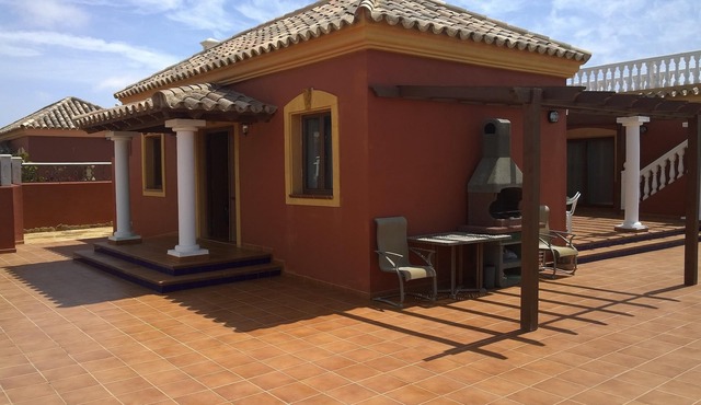 Detached Villa With Private Heated Pool & Wifi (Both Optional)