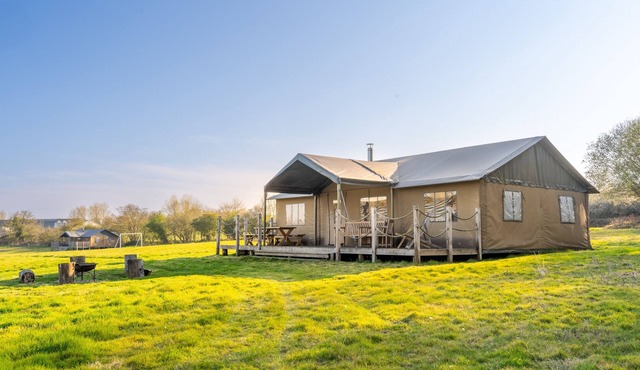 Dog Friendly Safari Tent Cuckoo at Sweffling Hall, Suffolk