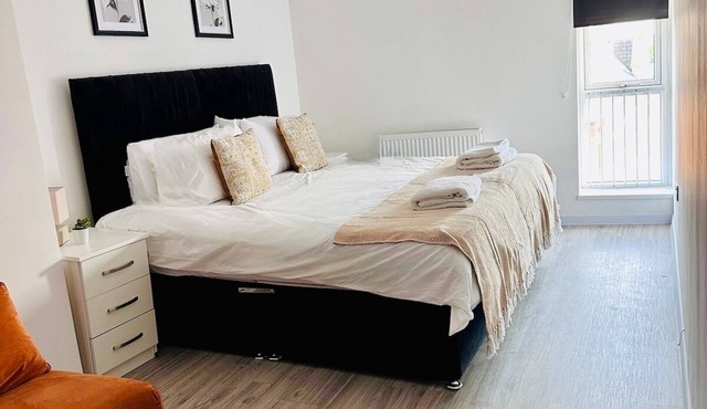 Doncaster Stay | 2-Bed Home Sleeps 6