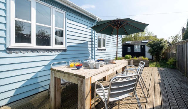Driftwood - sleeps 4 guests in 3 bedrooms