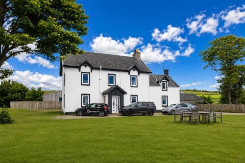 Dunallan Farm Cottage with Optional Hot Tub & Stunning Views