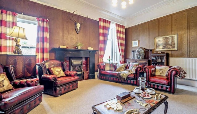Dunoon - Sleeps 17 - Group Retreat with Parking
