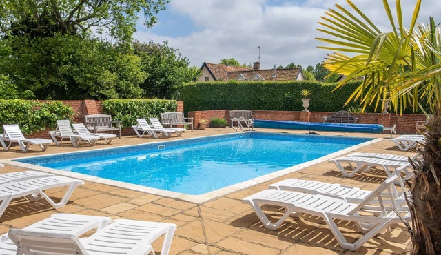 East Green Farm Cottages - The Hayloft - sleeps 6 guests in 3 bedrooms