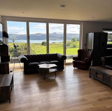 Elegant & Luxurious 4 BR Stunning Views Cottage with Hot Tub