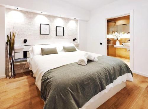 Elegante apartamento con terraza privada, 2 dormitorios 2 baños, Terrassa