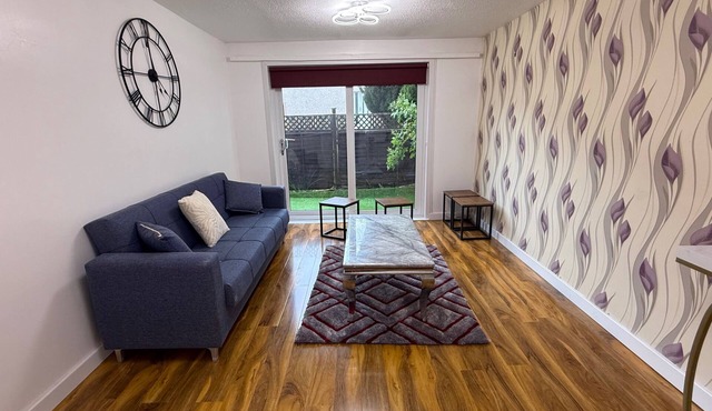 Erskine - House - Sleeps 4 - Parking - River Side