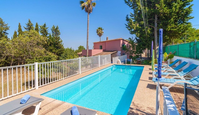 Es Muntant by Interhome