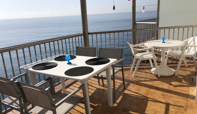 Escapade to unique place with direct sea access