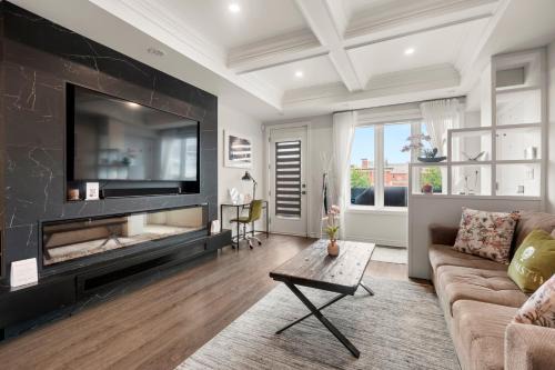 Etobicoke 2 Bedroom Townhouse Close to Waterfront