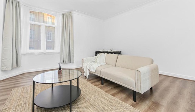 Excellent 2-Bed flat near central London