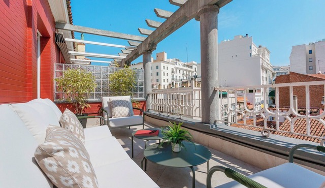 Exclusive 4BD apartment with terrace in central Madrid. Abada