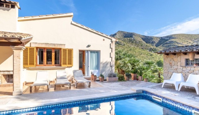 Exclusive Villa With Ocean Views and Private Pool!