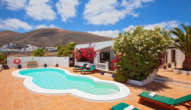 EXECUTIVE VILLA DUNE FOR THE MORE DISCERNING HOLIDAYMAKER nr PUERTO DEL CARMEN