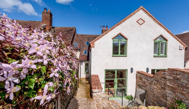 Explore Shropshire from Much Wenlock - Pass the Keys