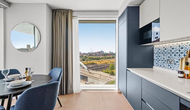 Exquisite 1 Bedroom Flat 2mins from Station