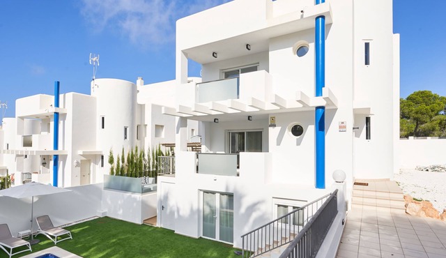 Fabulous modern Villa, 10 min walking from Cala Vadella, private swimming pool.