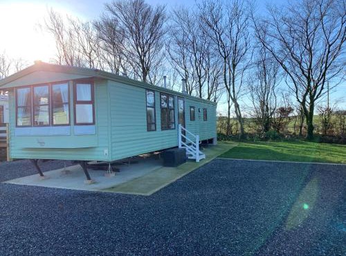 Fantastic Holiday Caravan on a small country site