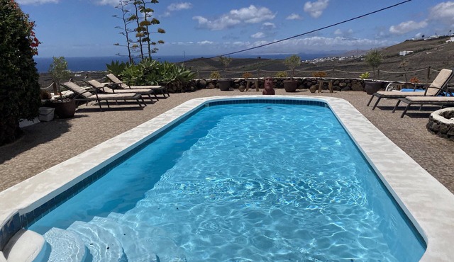 Finca la Cantera. Peaceful retreat. Amazing views. Rustic charm. Privacy