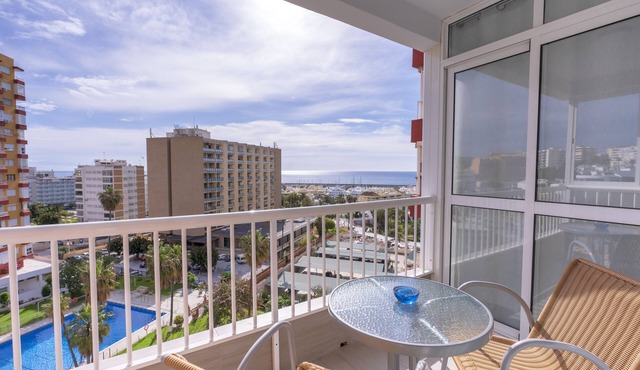 First line Beach, Pool, Puerto Marina.