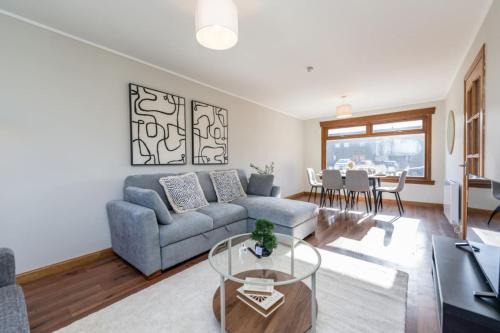 Free Parking Sleeps 6 3 Bedrooms Stunning Interior