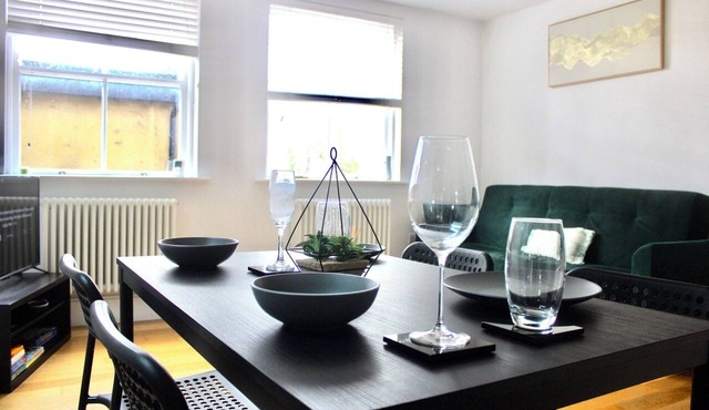 Free Parking |St Albans City Centre |Sleeps 5
