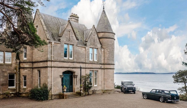 Freya House - Nine Bedroom Villa, Sleeps 18