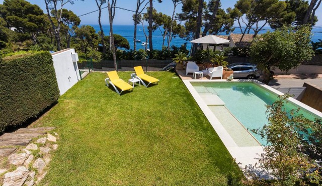 Frontline Sea Villa with Private Pool in Calella - ALBA