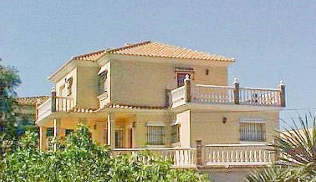 Fuengirola1500 m from the beach, private pool.