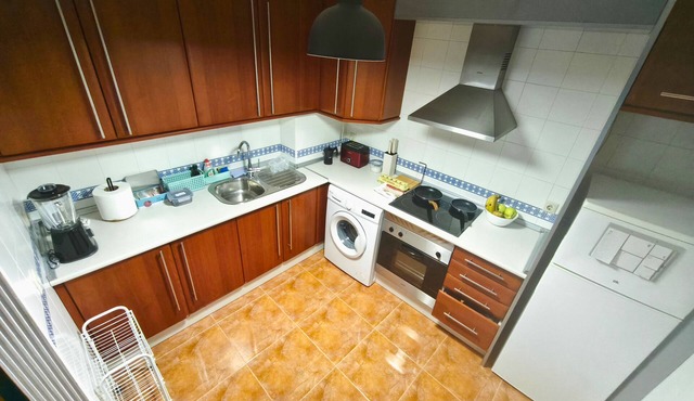 Full apartment in Caballerizas Reales, ideal for couples and families.