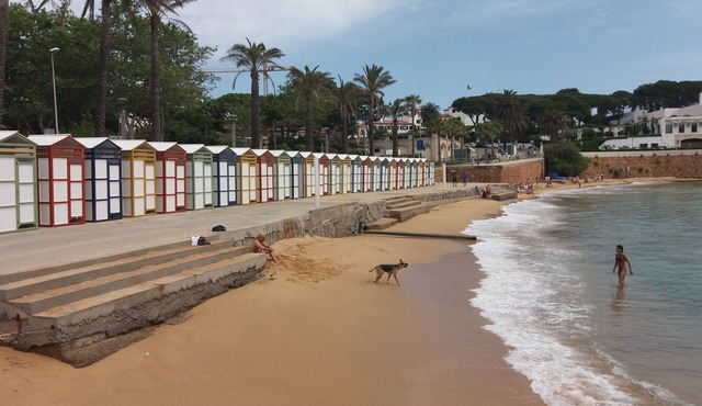FULLY EQUIPPED APARTMENT IN ONE OF THE BEST BEACHES ON THE COSTA BRAVA