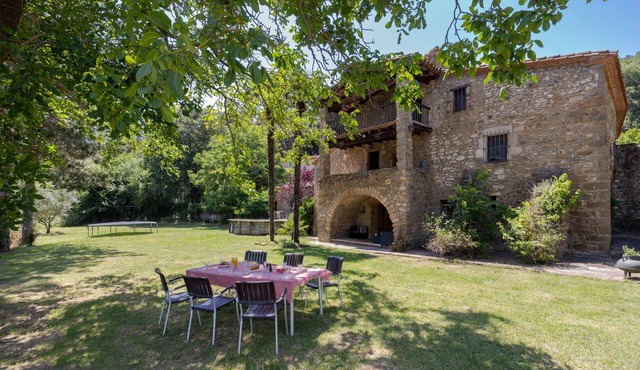 Garrotxa Nature House by Fidalsa ,