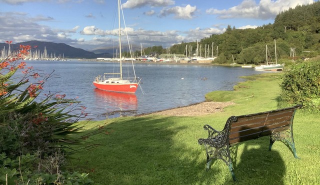 Shoreline 2 Bedroom Cottage - Spectacular Sea, Loch, Castle, Mountain Views