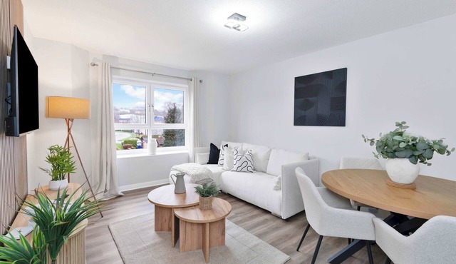 Glasgow Apt with Fast WiFi - Walk to Subway - Easy City Access