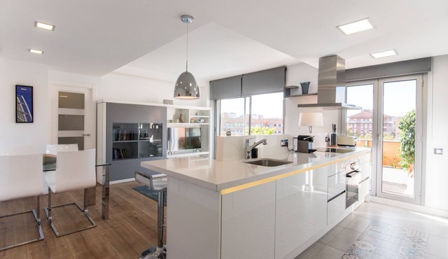 Glorious Sunny Penthouse With Pool Near the Beach