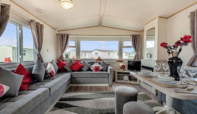 Gold 3 Bedroom Caravan, Sleeps 8