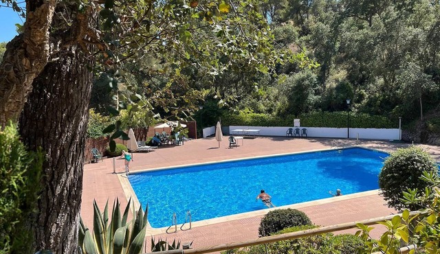 Golfet Apartment - Apt p/3 at 5min from the beach w/pool Wi-Fi and AC