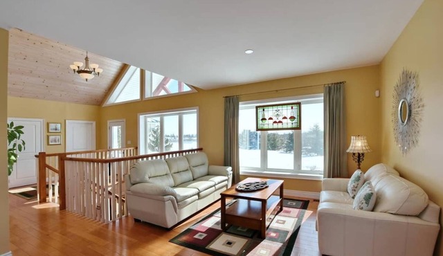Grand Luxury Cottage by Blue Mountains with pool and hot tub
