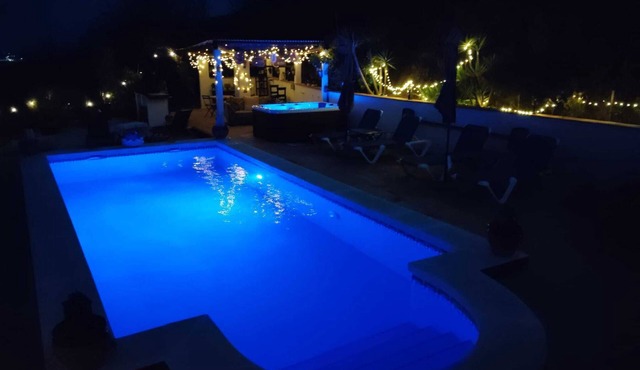 Great 1 Bedroom Studio with wonderful views, Swimming Pool and Jacuzzi