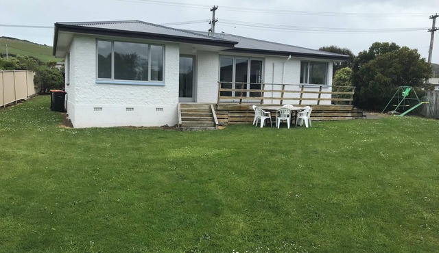 Great Family home on Walker St Bring the whole family ,very close to beach