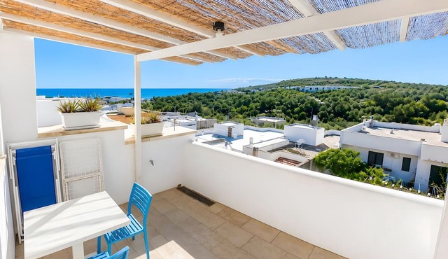 Ground-Floor One-Bedroom Apartment with Sea-View Balcony in Castro di Lecce